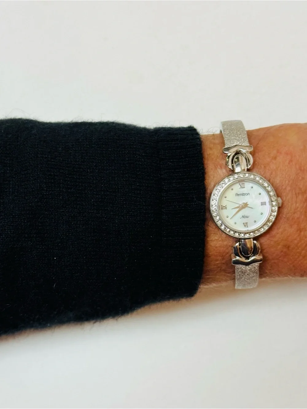 Vintage Armitron Mother Of Pearl Women's Dress Bracelet Watch Silver 75/2362-3